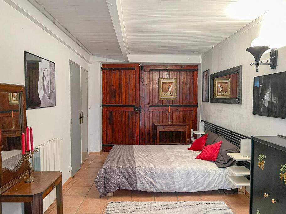 Tranquil With Patio, Historic Centre